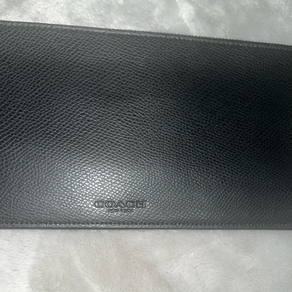 Coach Pouch - Picture 4 of 8